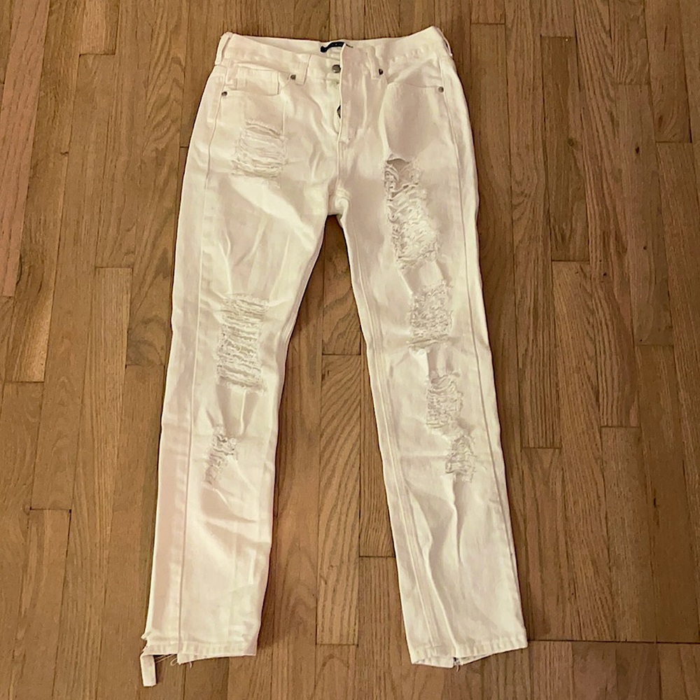RIPPED BRANDY MELVILLE BOYFRIEND JEANS
